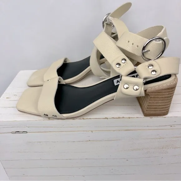CAVERLEY Womens Tommy Leather Dressy Slip On Heels Shoes NWOB