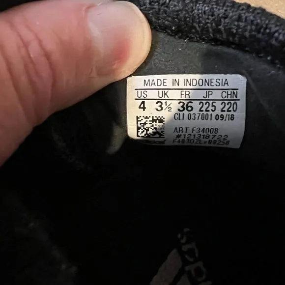 Childrens Unisex Adidas Pure‎ Boost Go Black Running Shoes Sneakers Size 4 Y GUC