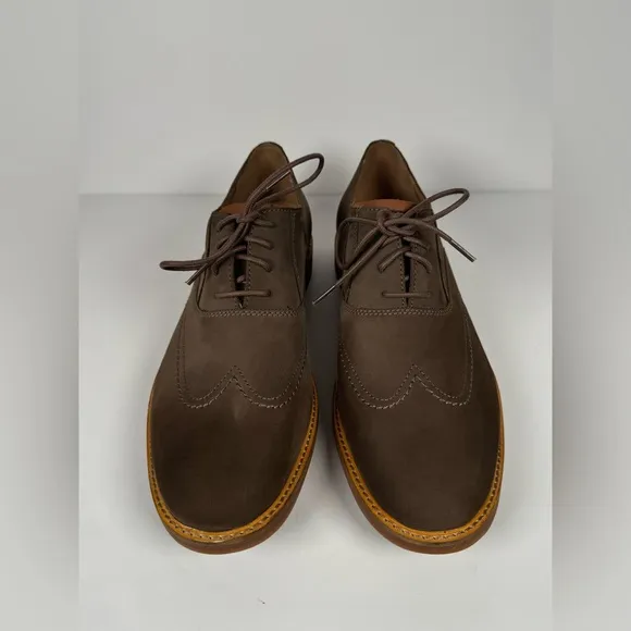 Clarks Atticus Vibe 261445337 Taupe Nubuck Wingtip Oxfords Shoes Men’s Size 12M