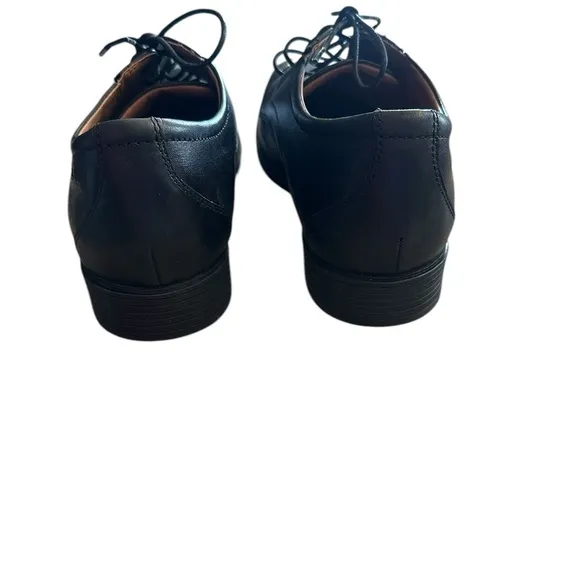 Clarks Collection Whiddon Cap-Toe Oxford Black Leather Shoes - Men’s Size 11