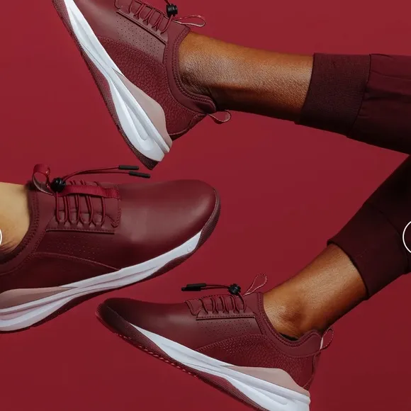 CLOVE NURSE LIMITED EDITION Maroon color SHOES SIZE  7  women’s unisex