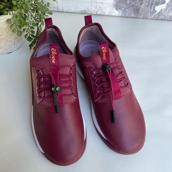 CLOVE NURSE LIMITED EDITION Maroon color SHOES SIZE  7  women’s unisex