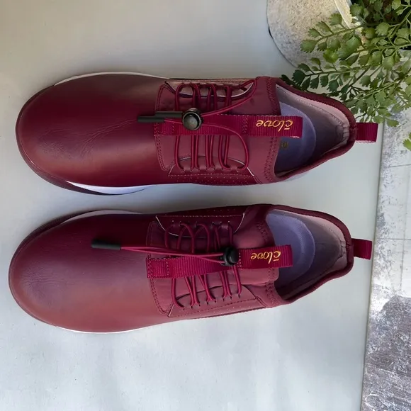 CLOVE NURSE LIMITED EDITION Maroon color SHOES SIZE  7  women’s unisex