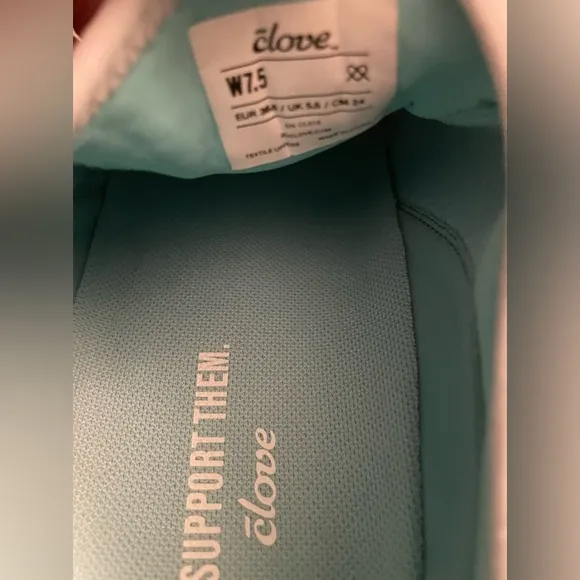 Cloves - NWT - Designed Specifically for Healthcare Workers! Unisex
