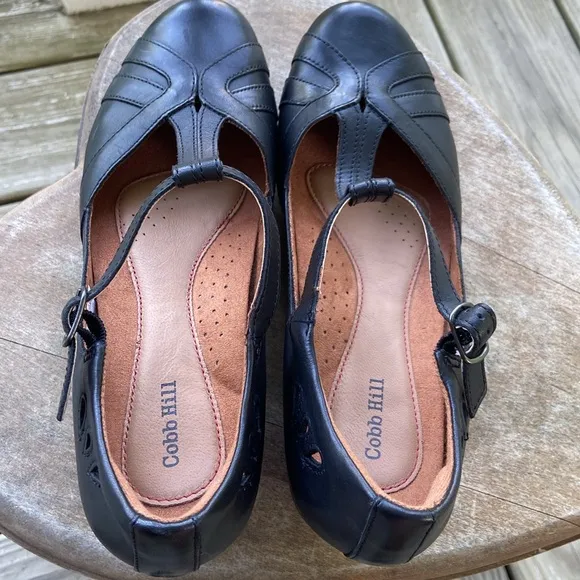 Cobb Hill Angelina T-Strap Black Leather Dress Sandal Heeled Shoe Women's Size 9