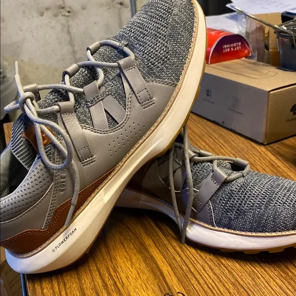 Cole Haan Men’s Lace Up Flower Foam Grand Tennis Shoes Sz 10.  NWOB