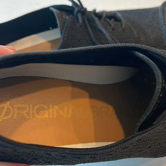 Cole Haan original grand, men’s shoes size 11 excellent condition, light weight.