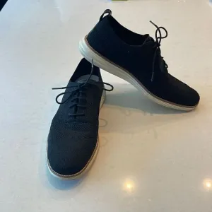 Cole Haan original grand, men’s shoes size 11 excellent condition, light weight.