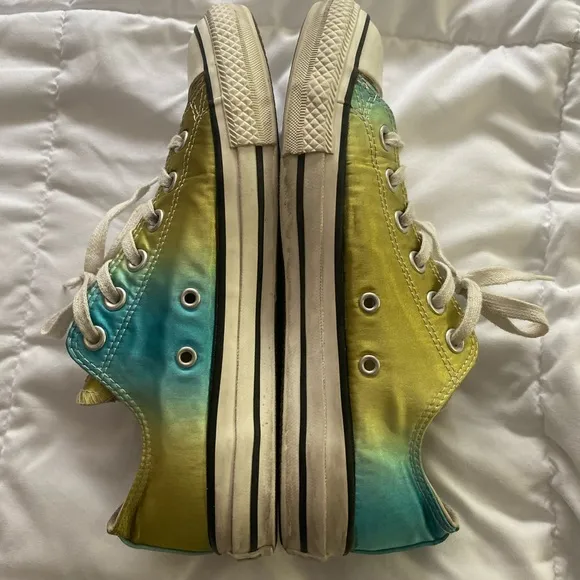 Converse all stars psychedelic green/ blue  shoes men’s size 6 women’s size 8
