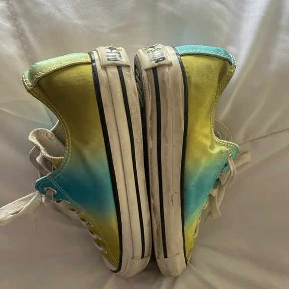 Converse all stars psychedelic green/ blue  shoes men’s size 6 women’s size 8