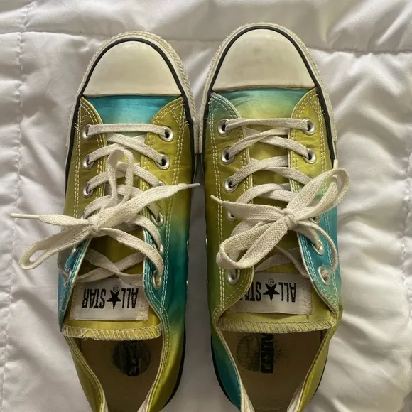 Converse all stars psychedelic green/ blue  shoes men’s size 6 women’s size 8