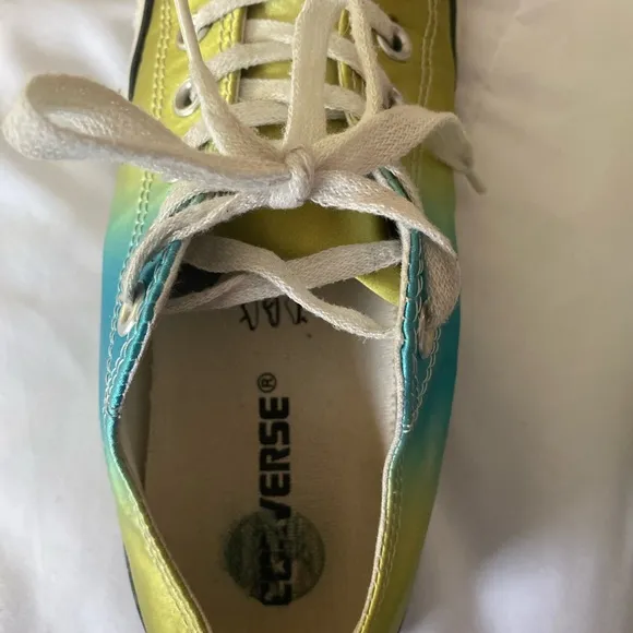 Converse all stars psychedelic green/ blue  shoes men’s size 6 women’s size 8