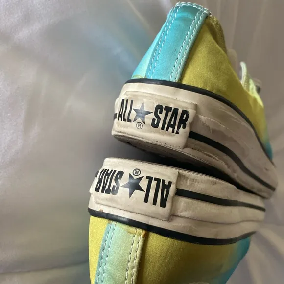 Converse all stars psychedelic green/ blue  shoes men’s size 6 women’s size 8