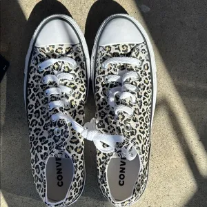 Converse Black and White Sneakers with Classic Design