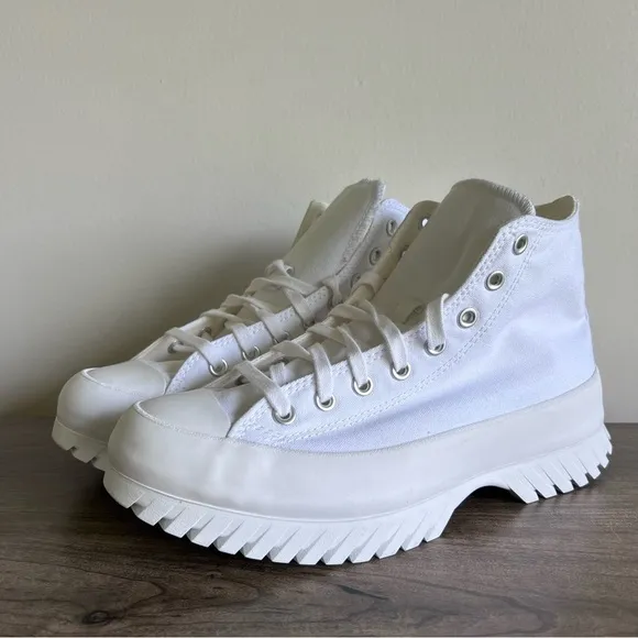 Converse Chuck Taylor All Star Lugged Hi 2.0 White Unisex Shoe Size 9.5 or 11.5