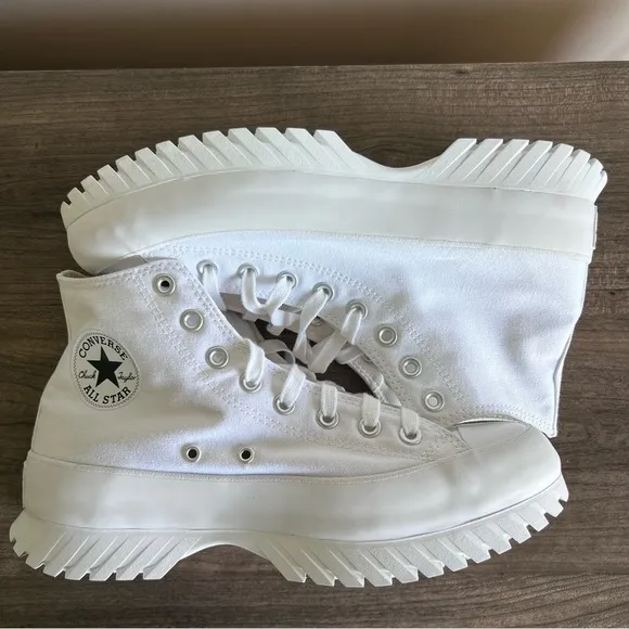 Converse Chuck Taylor All Star Lugged Hi 2.0 White Unisex Shoe Size 9.5 or 11.5