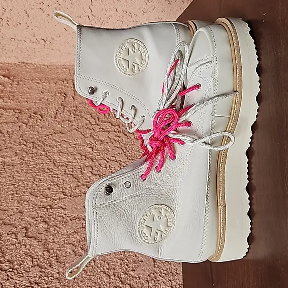 Converse chuck taylor high top leather sneakers size men 7.5 women 9