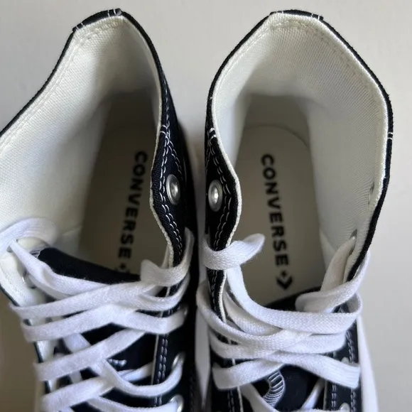 Converse CTAS Lugged 2.0 Hi Unisex Black &amp; White Shoe Size 5.5 or 7.5 #B1199