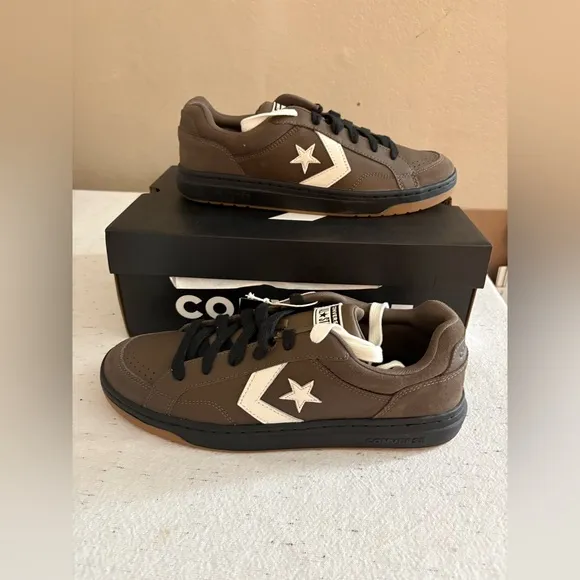 Converse Men’s  Shoes Pro Blaze Low Engine Smoke Size 12. New in their box.