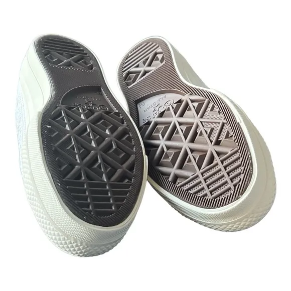 Converse Women’s Chuck Taylor All Star Lift Platform Low top Shoes Size 8.5.