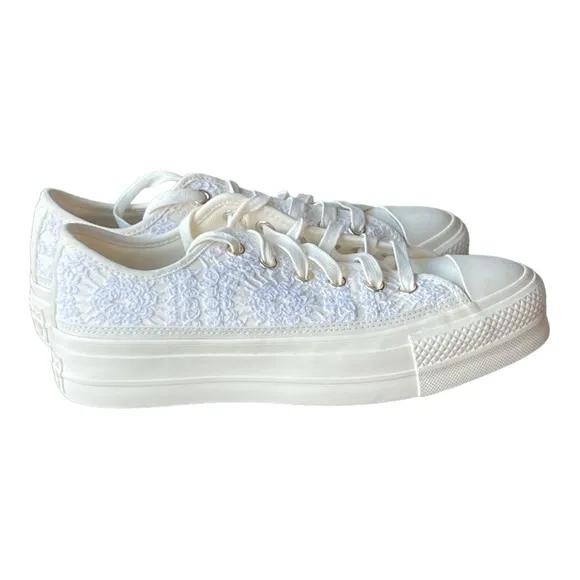 Converse Women’s Chuck Taylor All Star Lift Platform Low top Shoes Size 8.5.