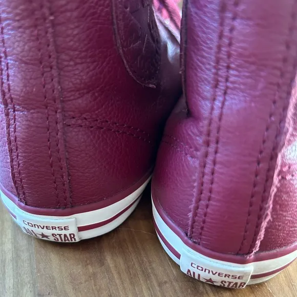 Converse | Women’s crimson red leather Sherpa lined hi-top sneakers, size 8.5