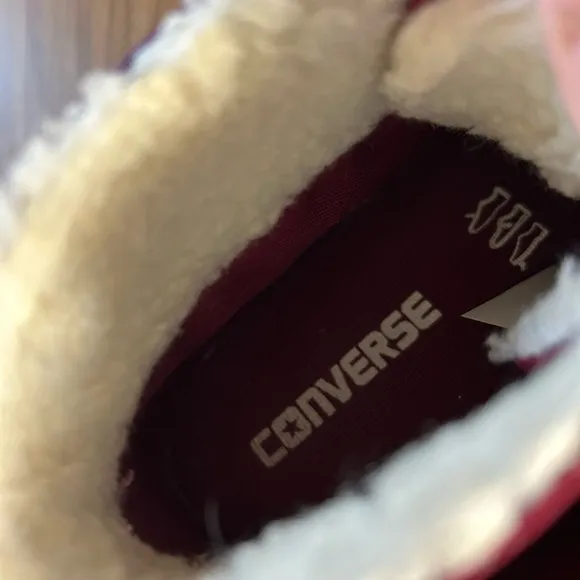 Converse | Women’s crimson red leather Sherpa lined hi-top sneakers, size 8.5