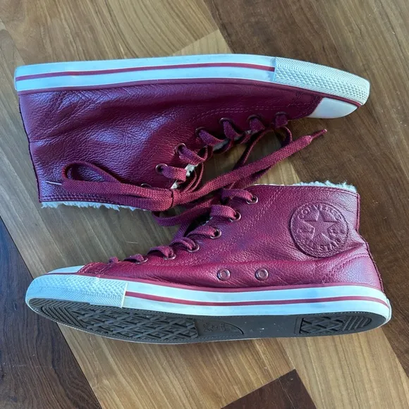 Converse | Women’s crimson red leather Sherpa lined hi-top sneakers, size 8.5