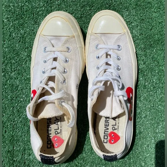 Converse X Play Comme des Garcons Low Top Chuck Taylor Shoes Men’s 7 Women’s 9