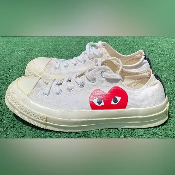 Converse X Play Comme des Garcons Low Top Chuck Taylor Shoes Men’s 7 Women’s 9