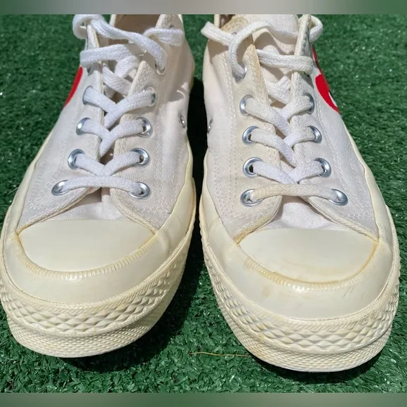 Converse X Play Comme des Garcons Low Top Chuck Taylor Shoes Men’s 7 Women’s 9