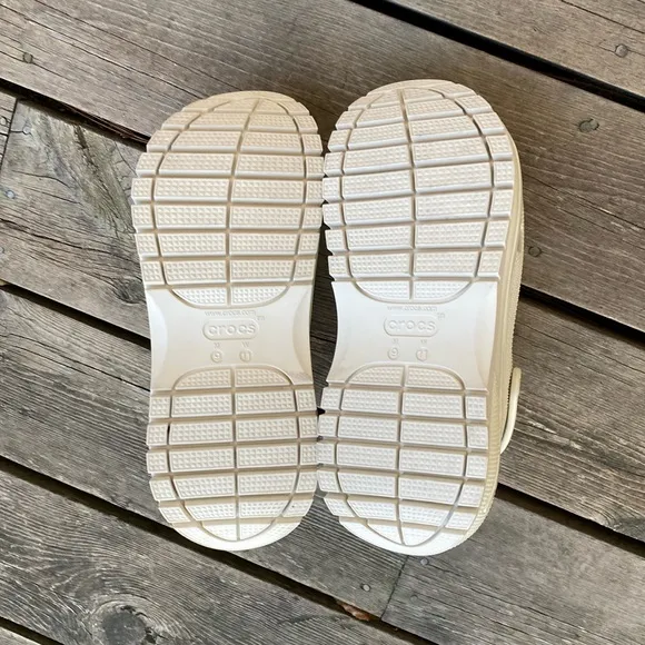 CROCS Clogs Shoes Mules MEGA CRUSH Men’s Size 9 Women’s Size 11 Unisex