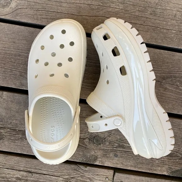 CROCS Clogs Shoes Mules MEGA CRUSH Men’s Size 9 Women’s Size 11 Unisex