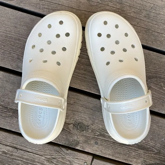 CROCS Clogs Shoes Mules MEGA CRUSH Men’s Size 9 Women’s Size 11 Unisex