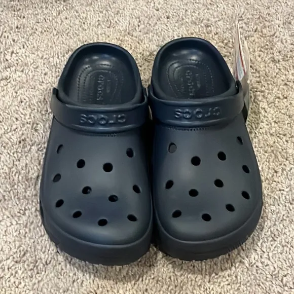 Crocs Coast Clog shoes new navy blue Men’s size 12