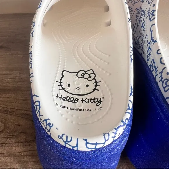 Crocs Hello Kitty Siren Unisex Clog Size 6 or 8 #391A
