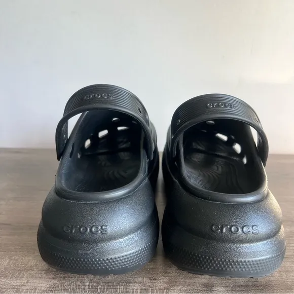 Crocs Mega Crush Black Unisex Clog Size 6 or 8 SKU#24827