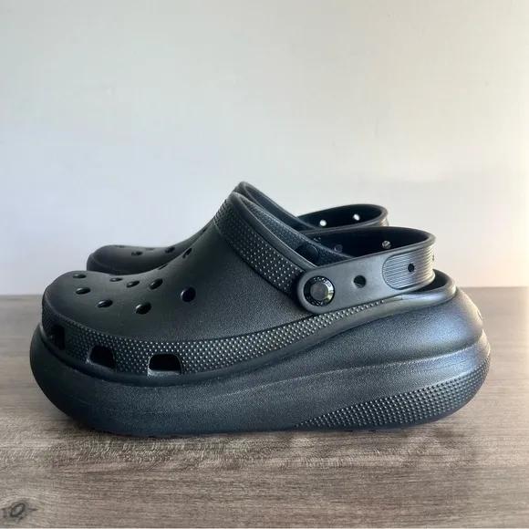 Crocs Mega Crush Black Unisex Clog Size 6 or 8 SKU#24827