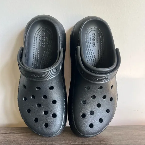 Crocs Mega Crush Black Unisex Clog Size 6 or 8 SKU#24827