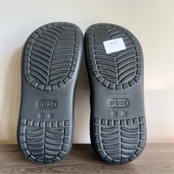 Crocs Mega Crush Black Unisex Clog Size 6 or 8 SKU#24827
