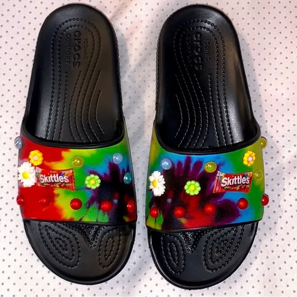 Crocs multicolor, slides with skittles, flowers shoe charms sz Women’s 7/Men’s 5