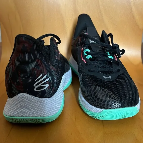 Curry HOVR Splash 2 'Black Antifreeze Camo'. Unisex size 8.5 M/ W10