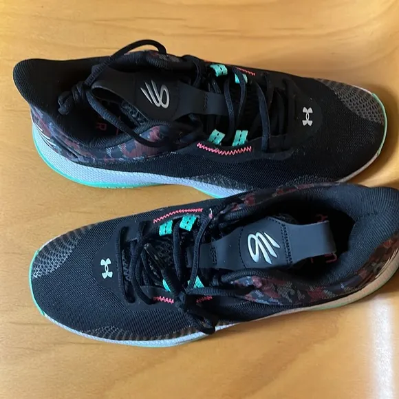 Curry HOVR Splash 2 'Black Antifreeze Camo'. Unisex size 8.5 M/ W10
