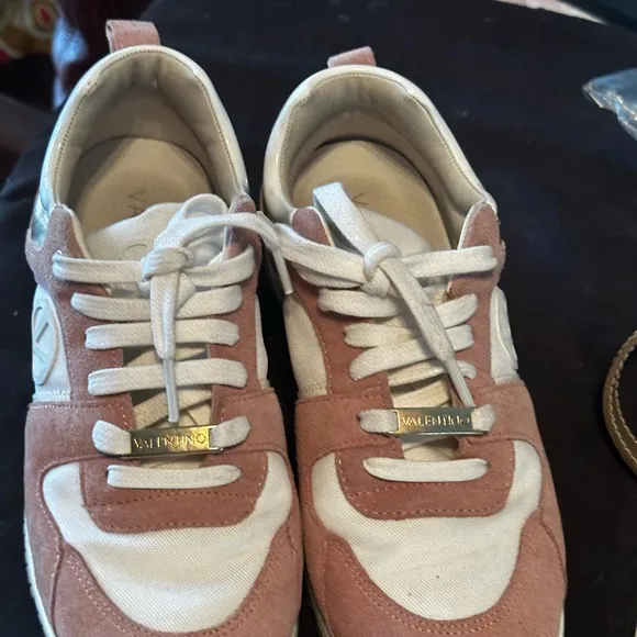 Cute Suede Valentino Women’s Tennis shoes
