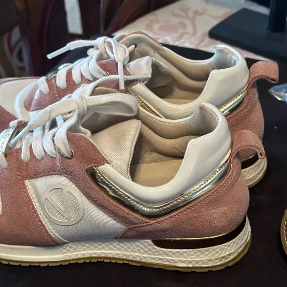 Cute Suede Valentino Women’s Tennis shoes