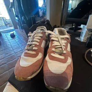 Cute Suede Valentino Women’s Tennis shoes