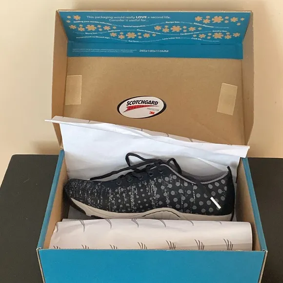 Dansko Women’s Sneakers New in Box 38 Hanna Dot