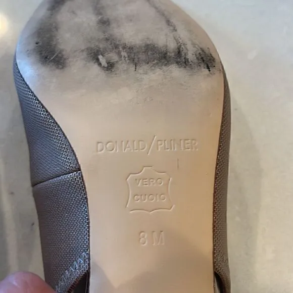 Donald Pilner women’s shoes size 8, one small dot on left side see picture.