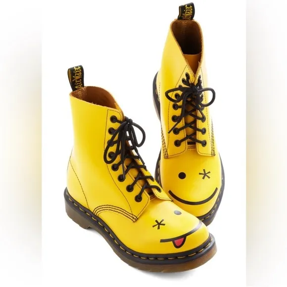 Dr. Doc Martens Women's Hincky Yellow Smiley Face Eye Platform Boot 1460 shoes 6