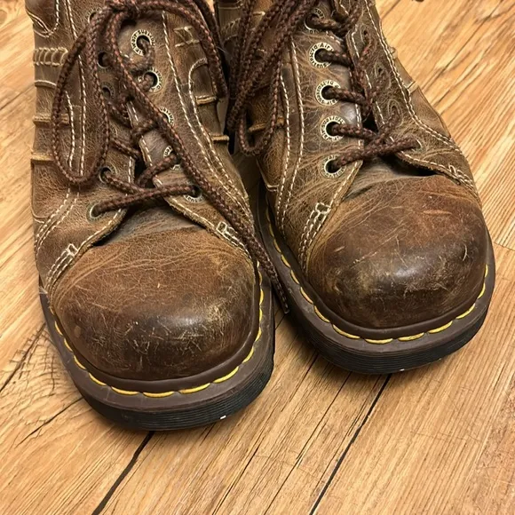 Dr Marten Kennewick Men’s Shoes Brown Size 10